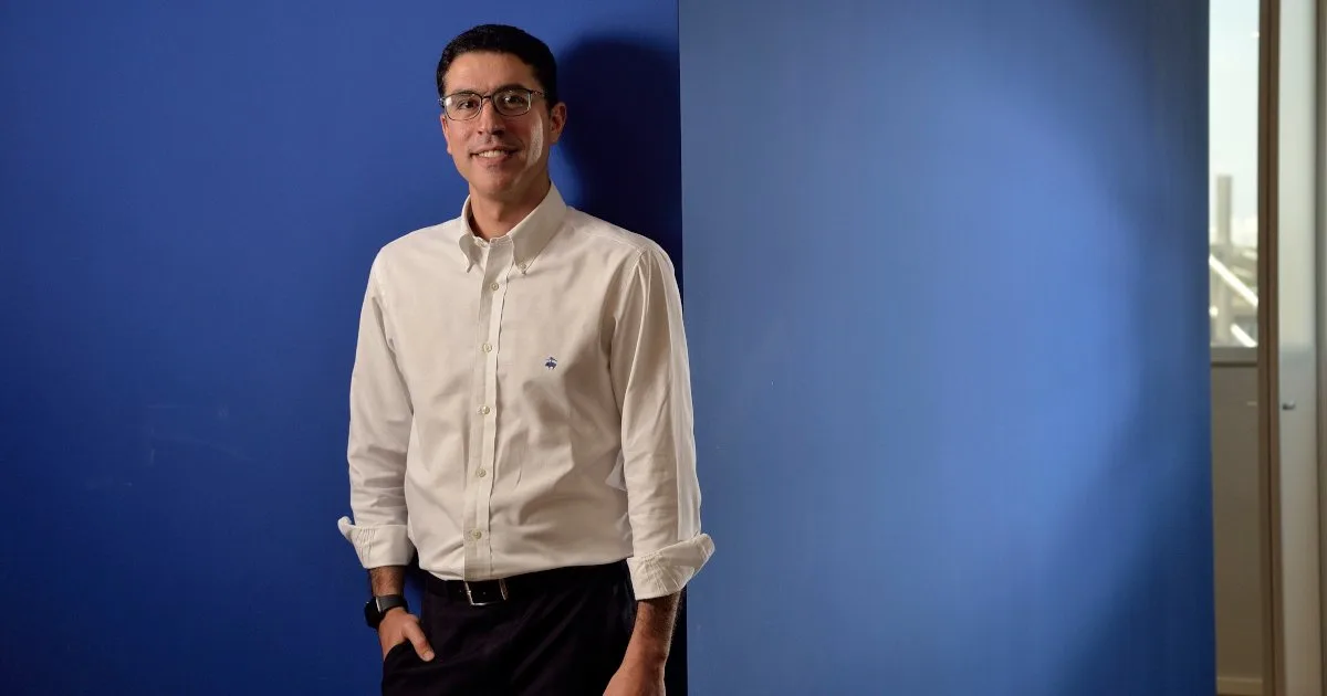 Marcelo Mearim, Sofya CEO in Brazil, in a full-length portrait